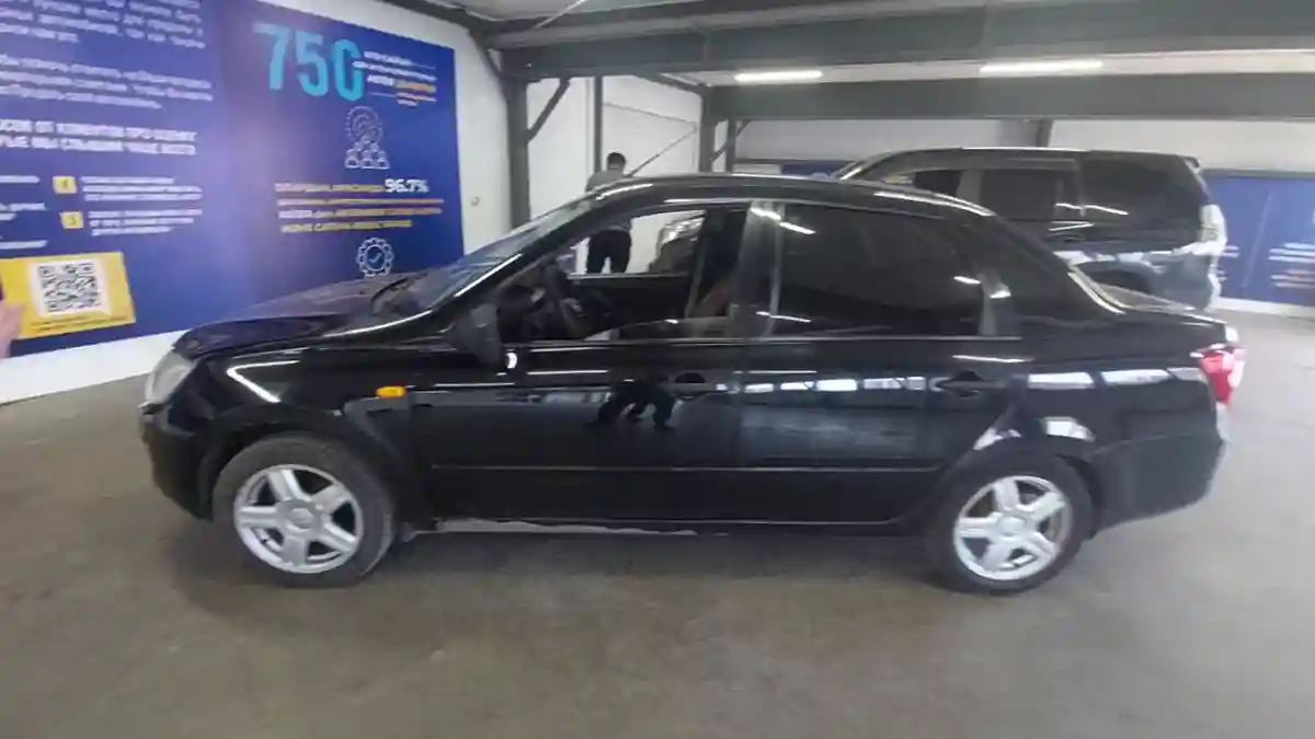 LADA (ВАЗ) Granta 2013 года за 2 500 000 тг. в Астана