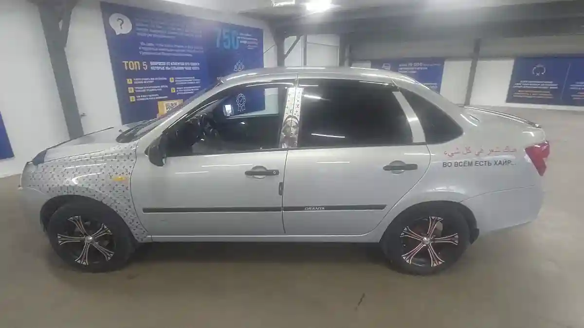 LADA (ВАЗ) Granta 2013 года за 2 900 000 тг. в Астана