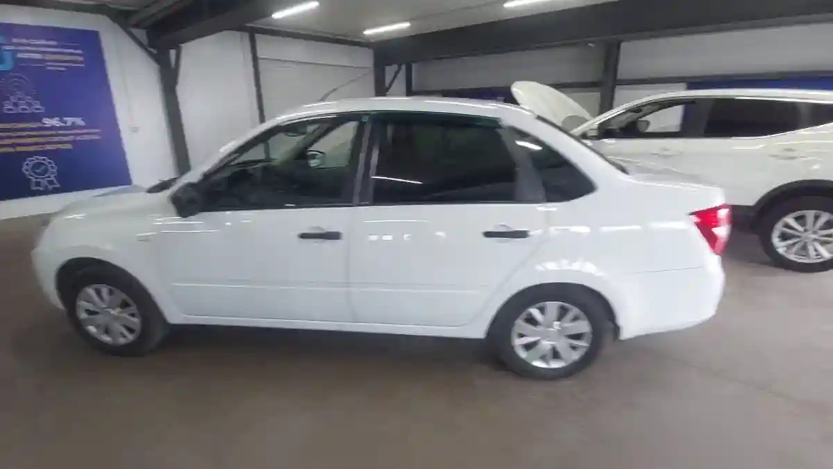 LADA (ВАЗ) Granta 2013 года за 2 900 000 тг. в Астана