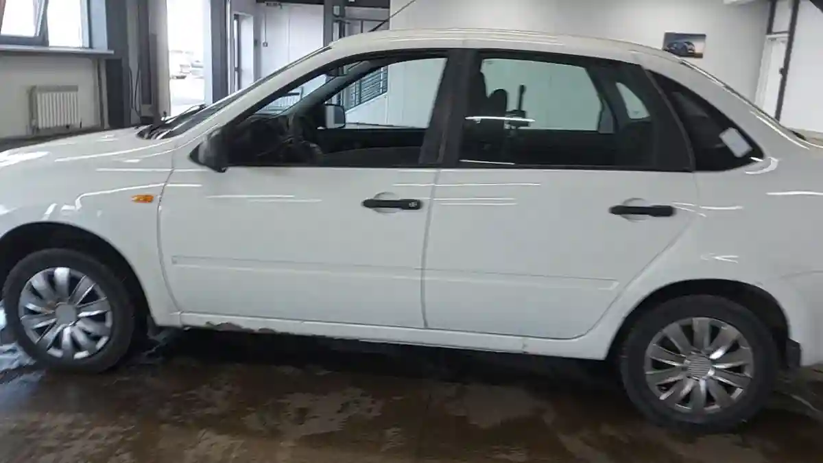 LADA (ВАЗ) Granta 2015 года за 2 500 000 тг. в Астана