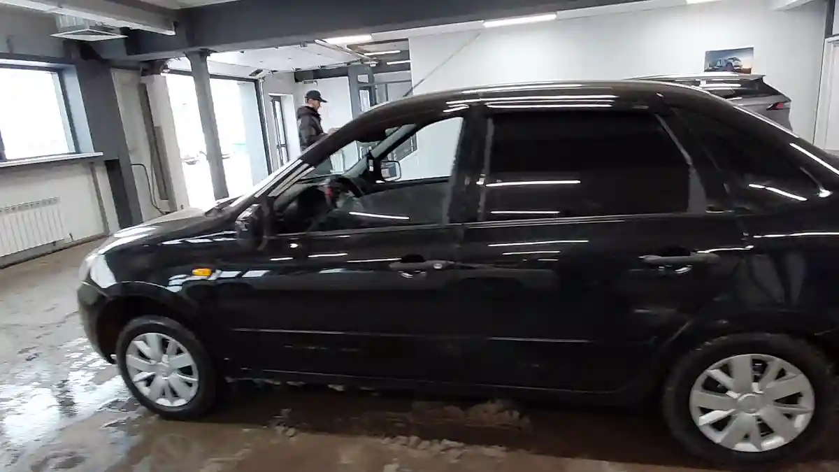 LADA (ВАЗ) Granta 2013 года за 3 000 000 тг. в Астана
