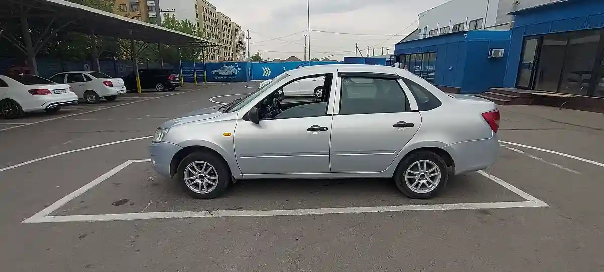 LADA (ВАЗ) Granta 2013 года за 2 000 000 тг. в Алматы