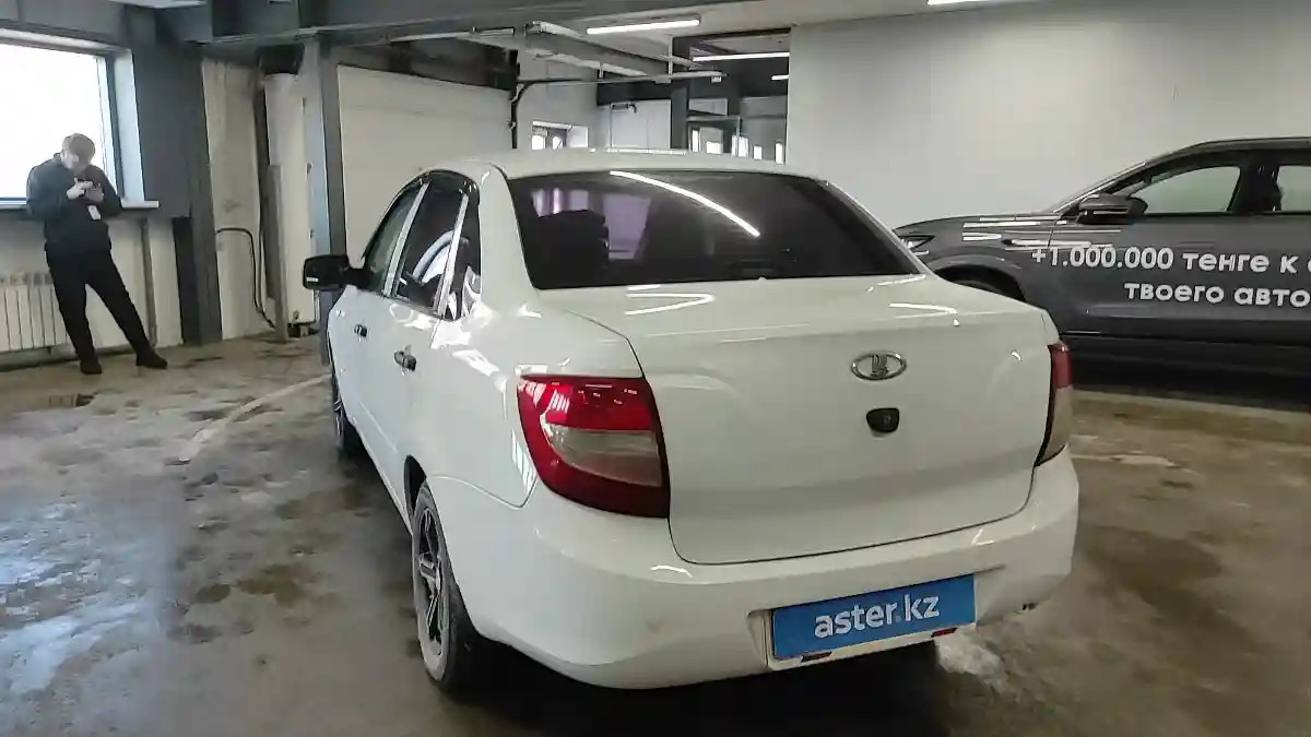 LADA (ВАЗ) Granta 2013 года за 3 000 000 тг. в Астана
