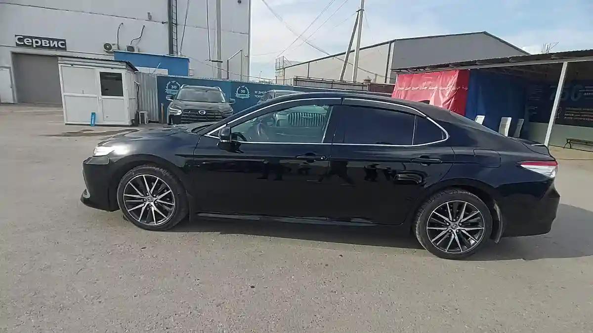 Toyota Camry 2021 года за 16 500 000 тг. в Шымкент