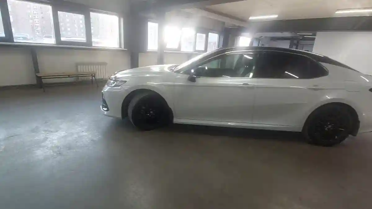 Toyota Camry 2022 года за 16 500 000 тг. в Астана