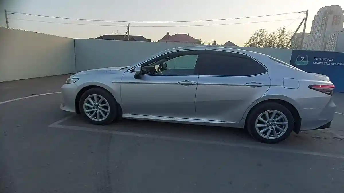 Toyota Camry 2021 года за 15 500 000 тг. в Шымкент