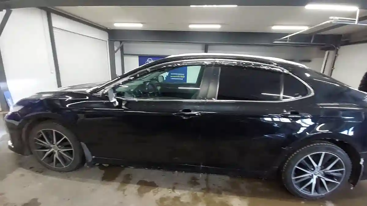 Toyota Camry 2021 года за 15 500 000 тг. в Астана