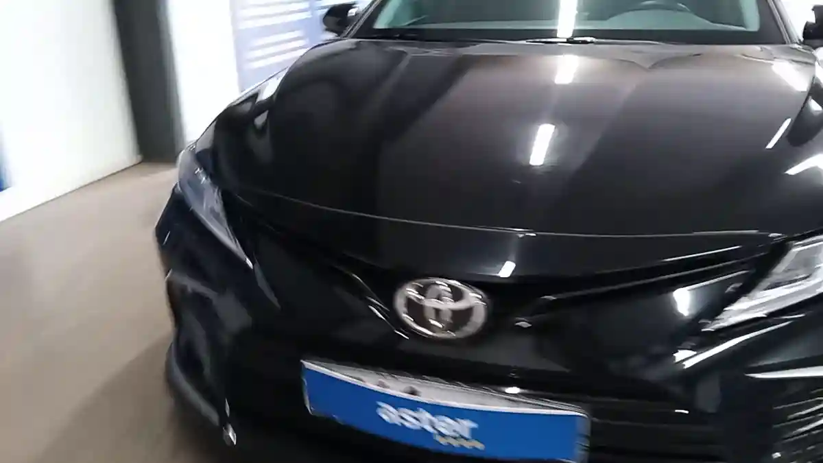 Toyota Camry 2021 года за 14 000 000 тг. в Астана