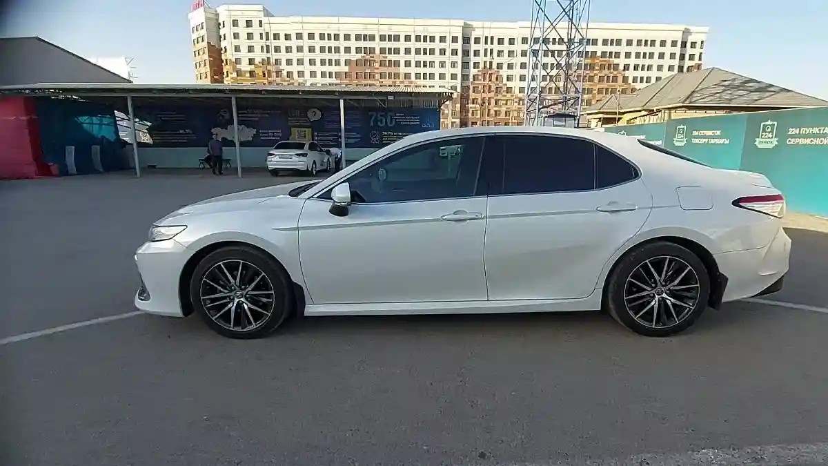 Toyota Camry 2021 года за 1 600 000 тг. в Шымкент
