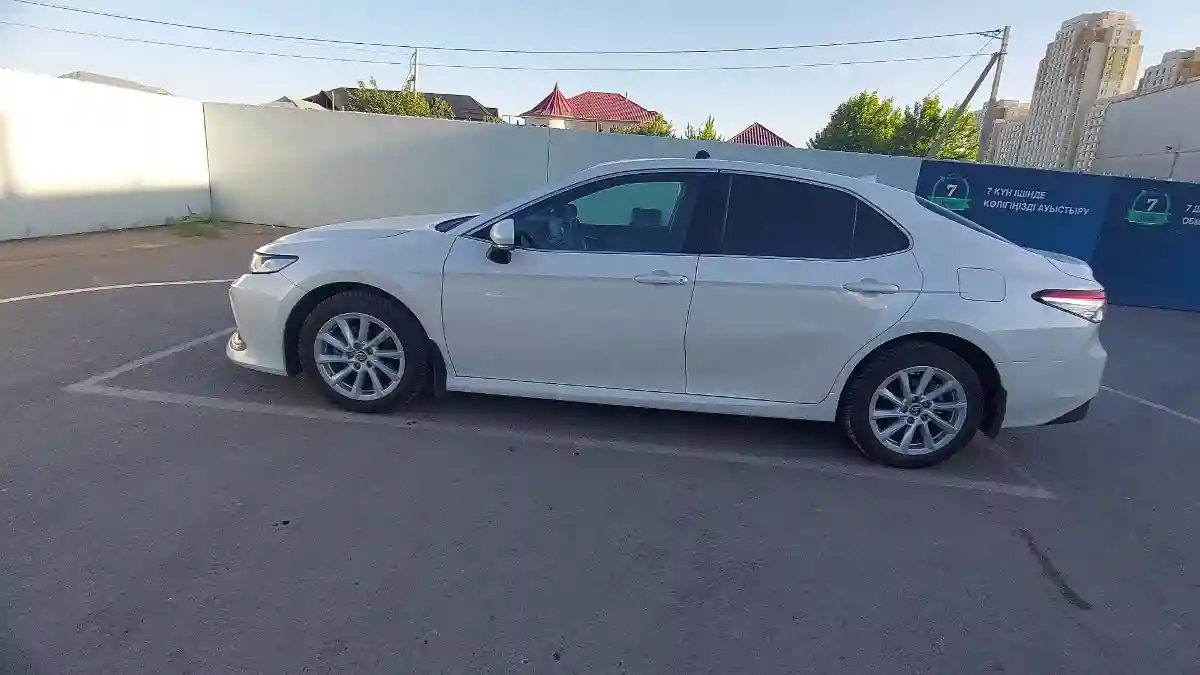 Toyota Camry 2021 года за 16 000 000 тг. в Шымкент