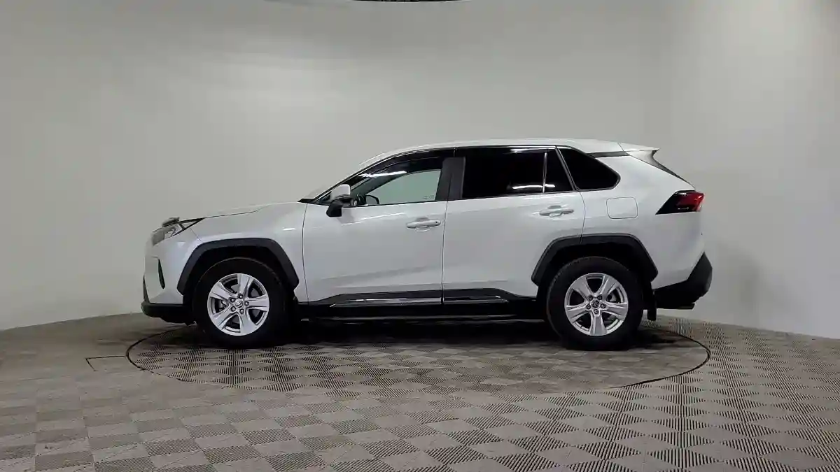 Toyota RAV4 2020 года за 15 290 000 тг. в Алматы