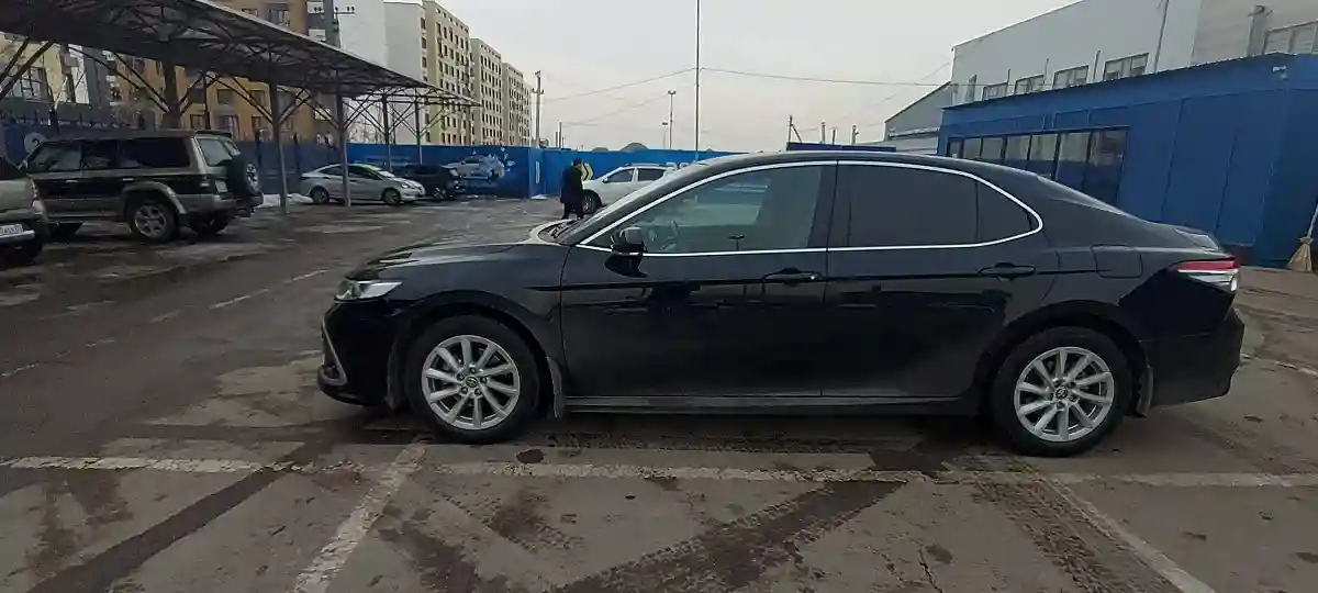 Toyota Camry 2021 года за 12 500 000 тг. в Алматы