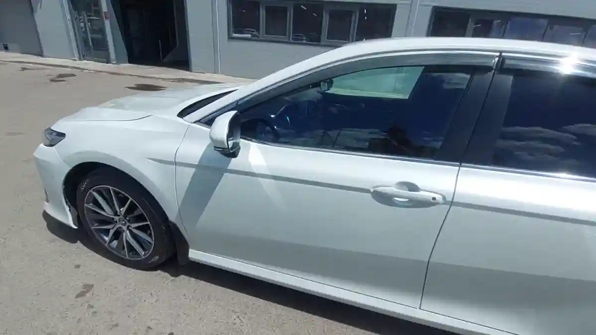 Toyota Camry 2021 года за 13 000 000 тг. в Астана