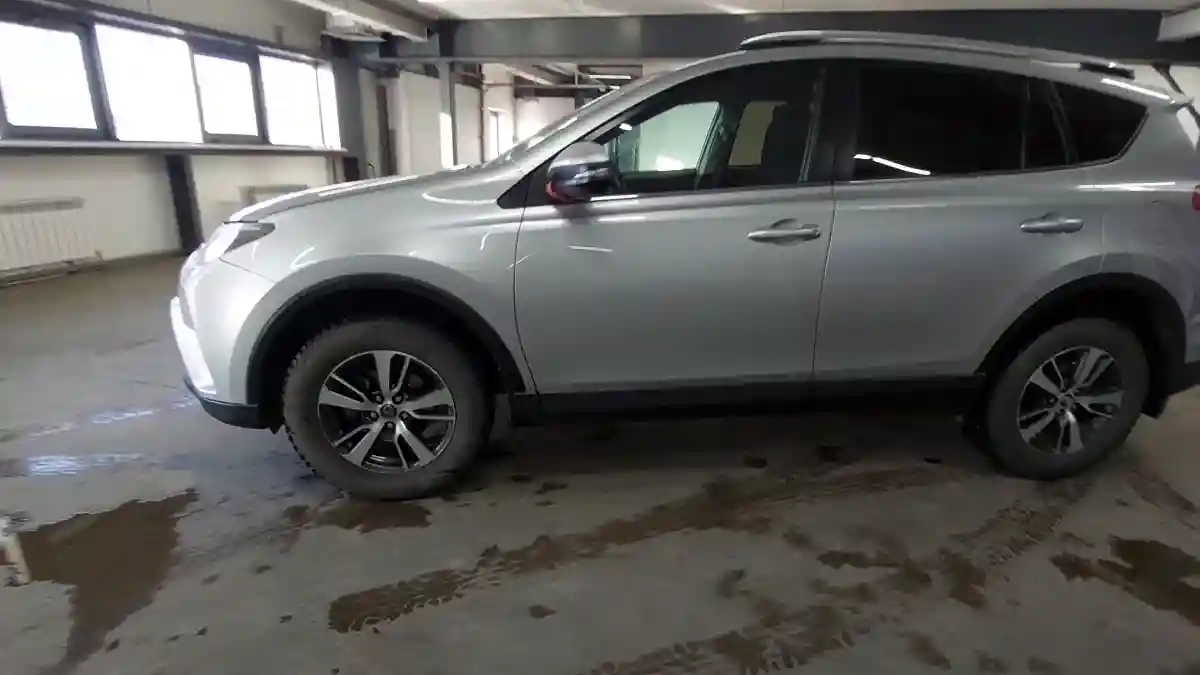 Toyota RAV4 2016 года за 12 000 000 тг. в Астана