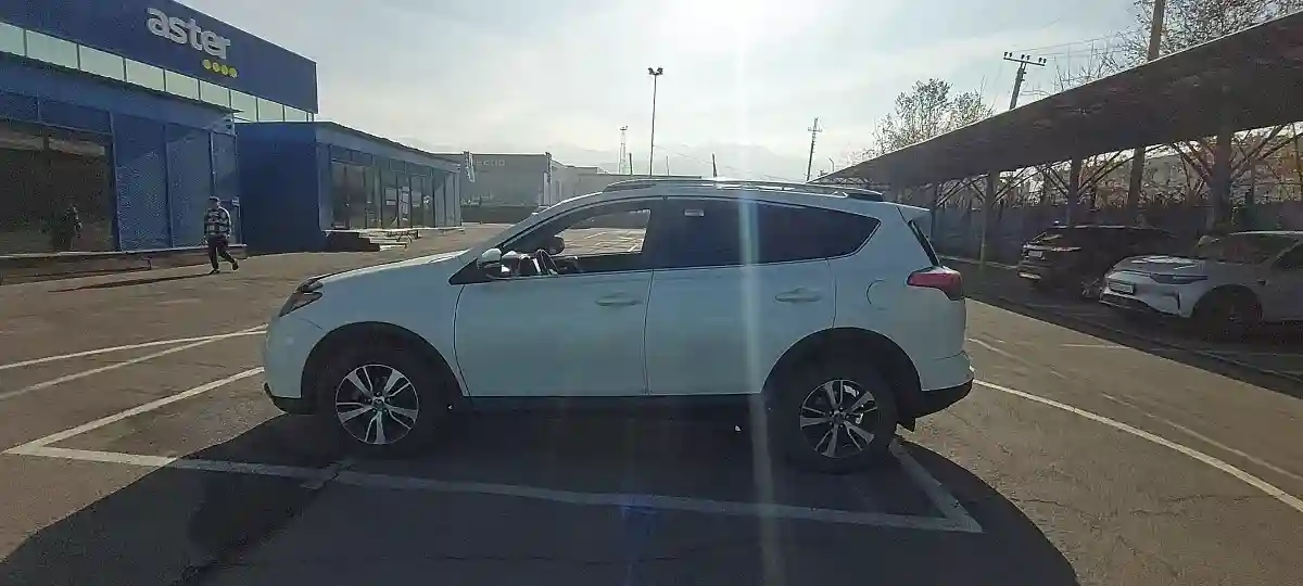 Toyota RAV4 2016 года за 11 000 000 тг. в Алматы
