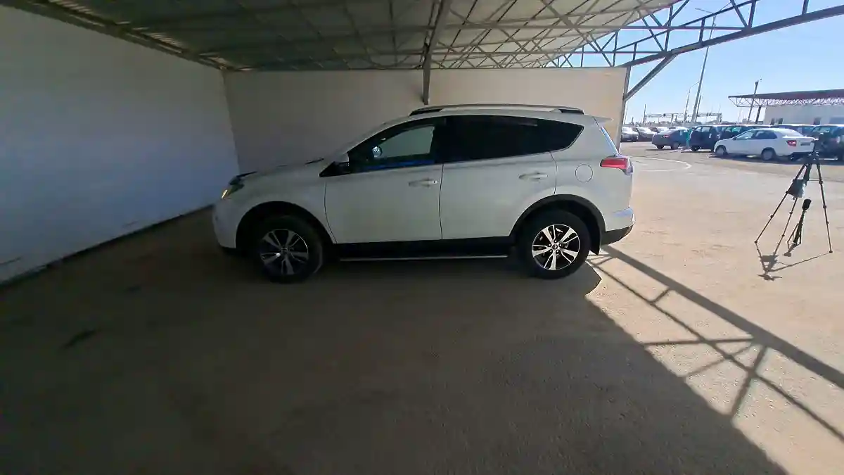 Toyota RAV4 2017 года за 10 990 000 тг. в Кызылорда