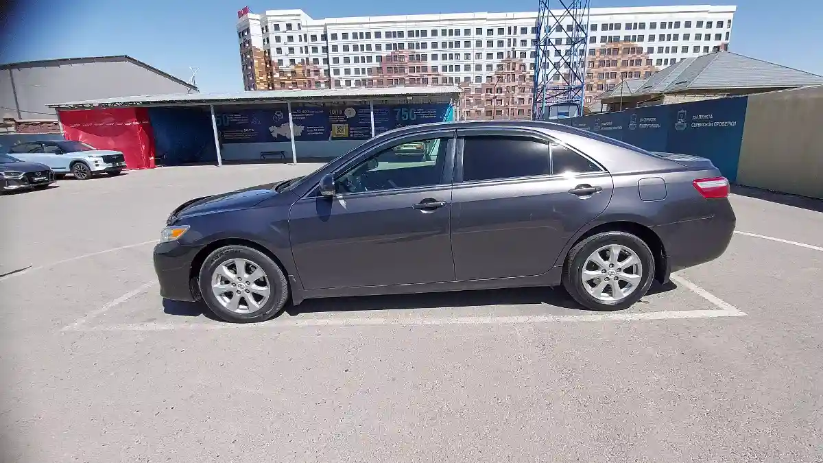 Toyota Camry 2010 года за 7 690 000 тг. в Шымкент