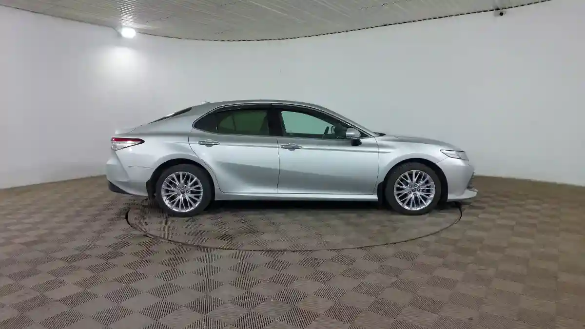 Toyota Camry 2019 года за 12 990 000 тг. в Шымкент