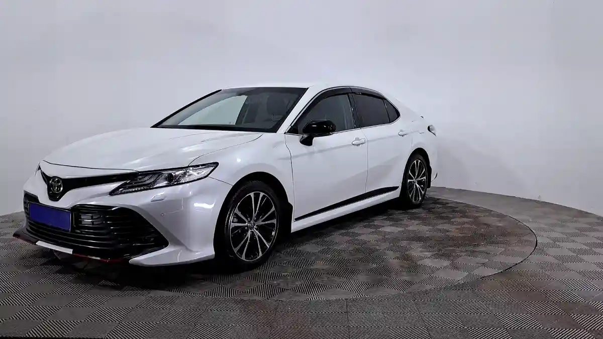 Toyota Camry 2020 года за 14 190 000 тг. в Астана