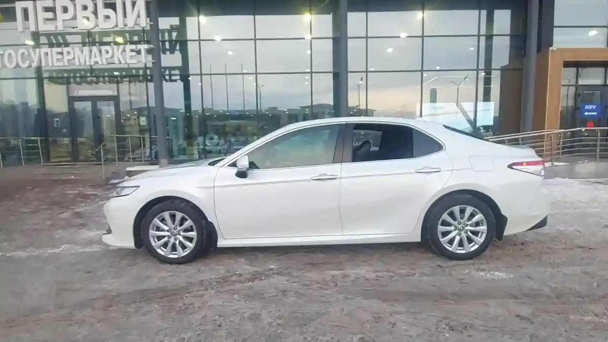 Toyota Camry 2020 года за 14 600 000 тг. в Алматы
