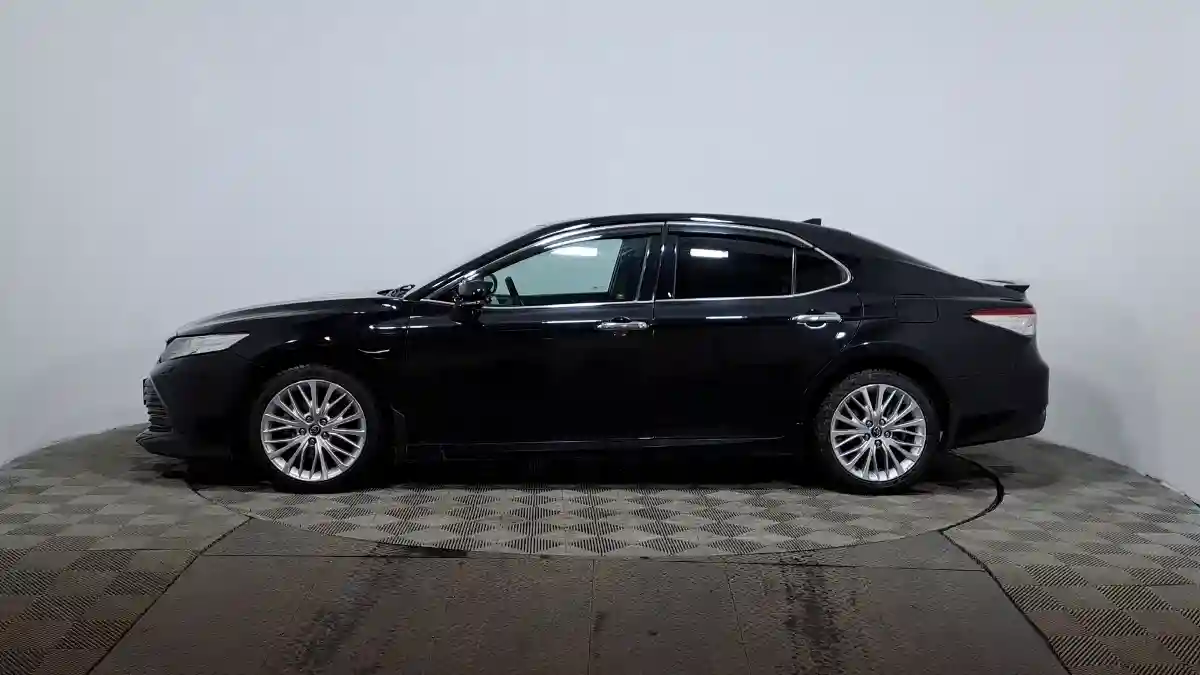 Toyota Camry 2018 года за 13 000 000 тг. в Астана