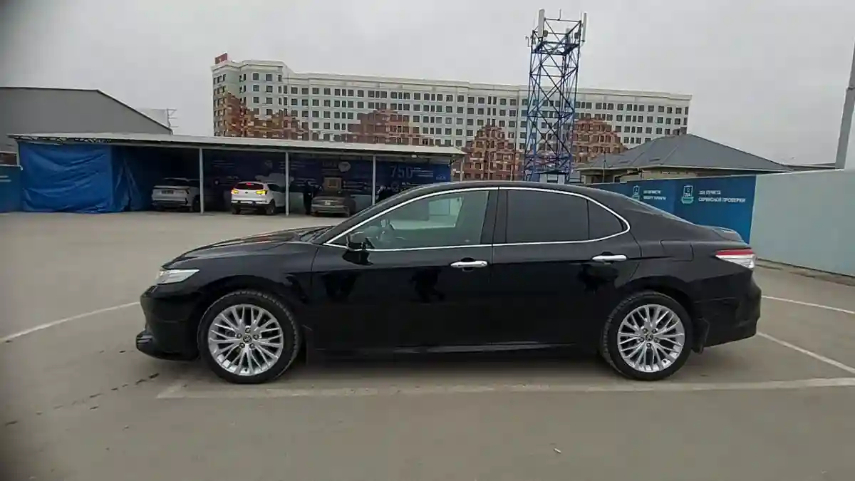 Toyota Camry 2020 года за 15 000 000 тг. в Шымкент