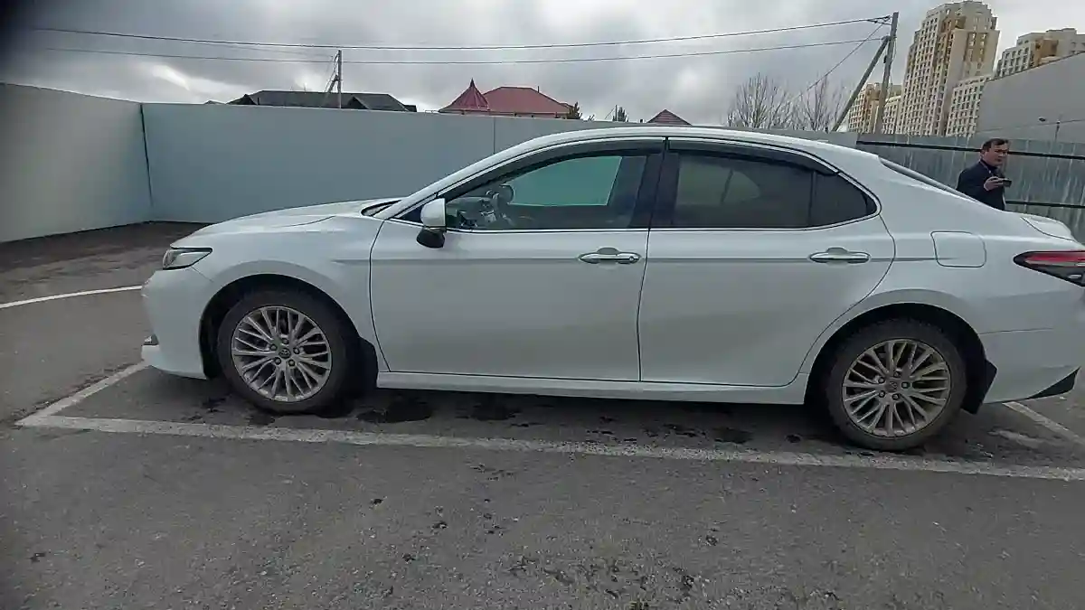 Toyota Camry 2018 года за 13 500 000 тг. в Шымкент