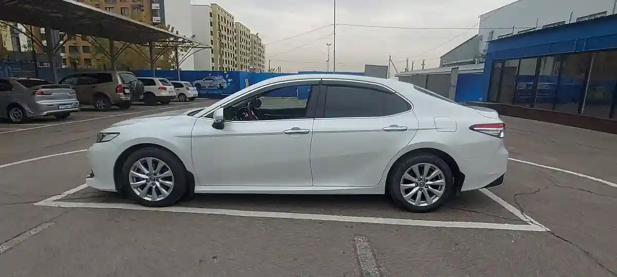 Toyota Camry 2019 года за 12 000 000 тг. в Алматы