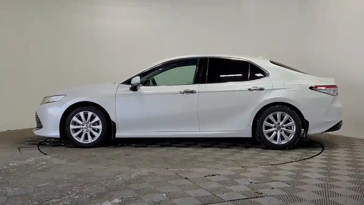 Toyota Camry 2020 года за 12 890 000 тг. в Алматы
