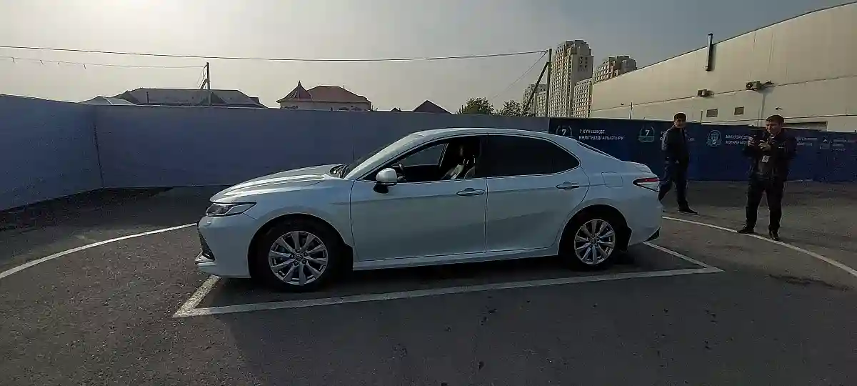 Toyota Camry 2018 года за 15 000 000 тг. в Шымкент