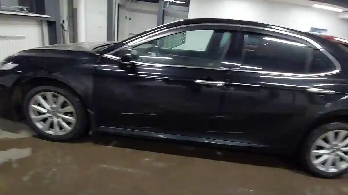 Toyota Camry 2018 года за 11 800 000 тг. в Астана