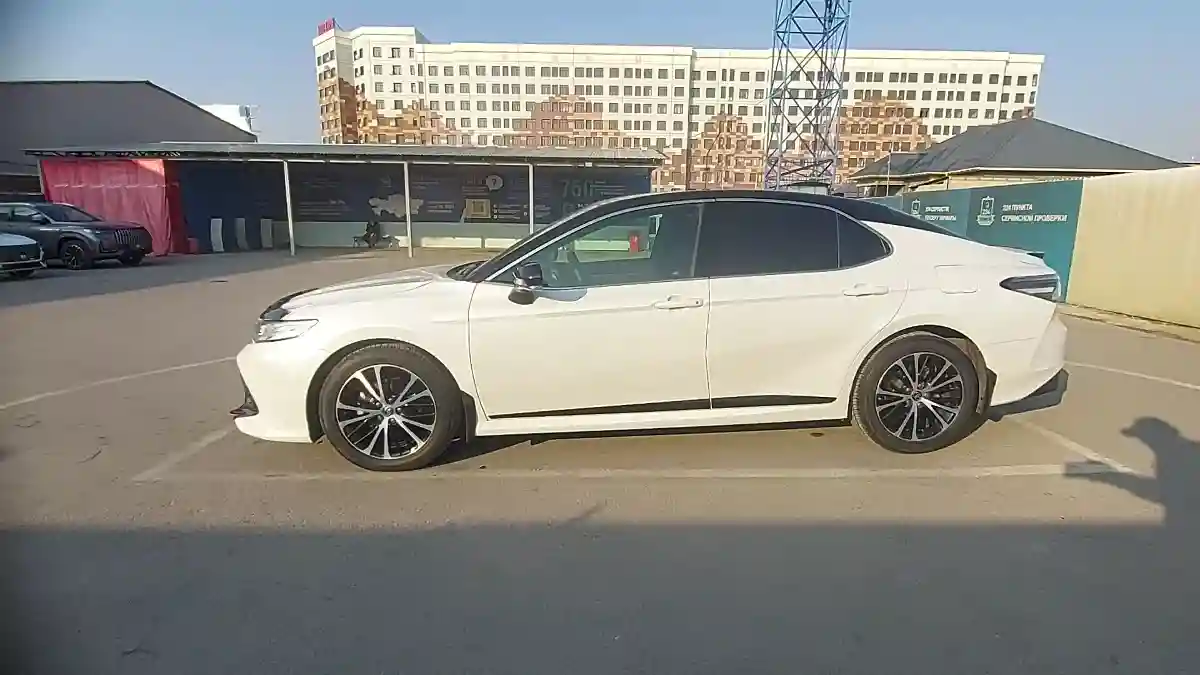 Toyota Camry 2020 года за 15 000 000 тг. в Шымкент
