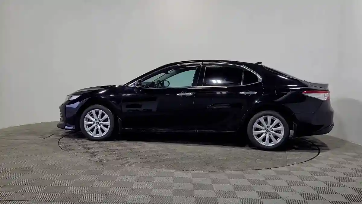 Toyota Camry 2019 года за 14 790 000 тг. в Алматы