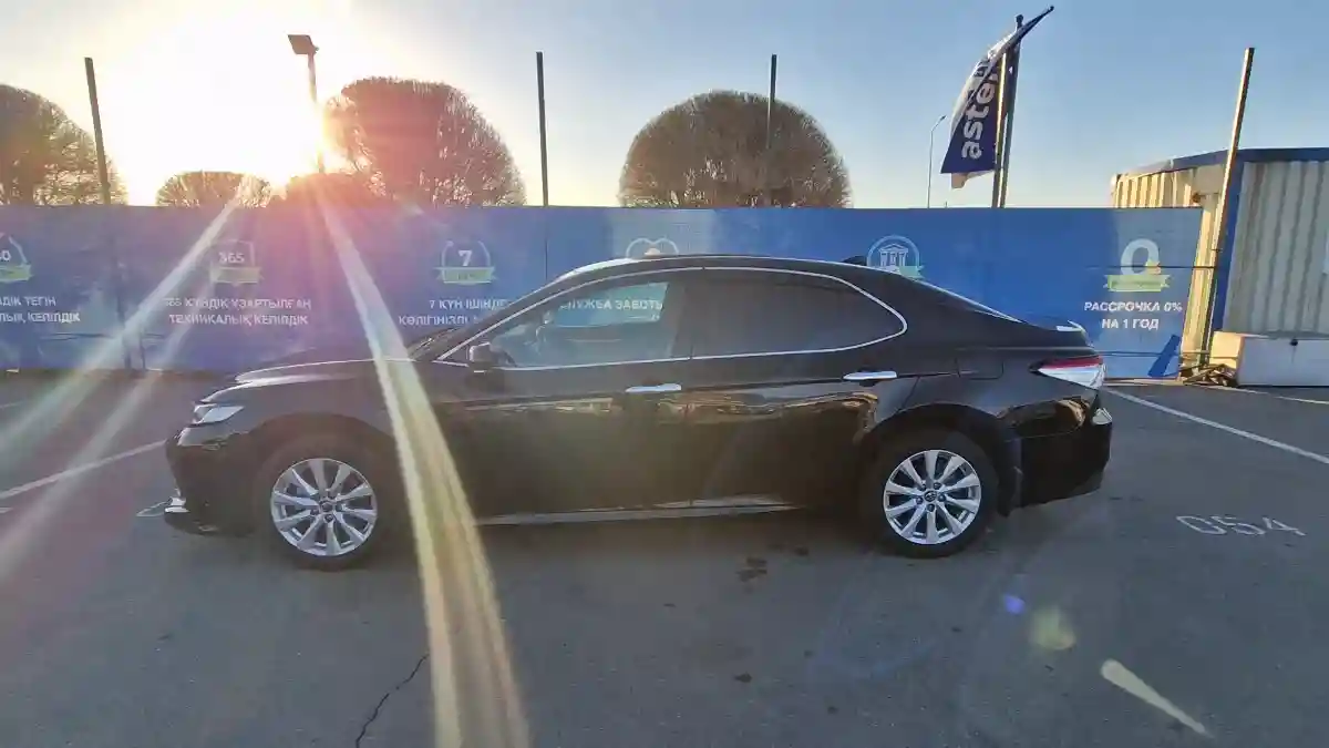 Toyota Camry 2019 года за 14 500 000 тг. в Астана