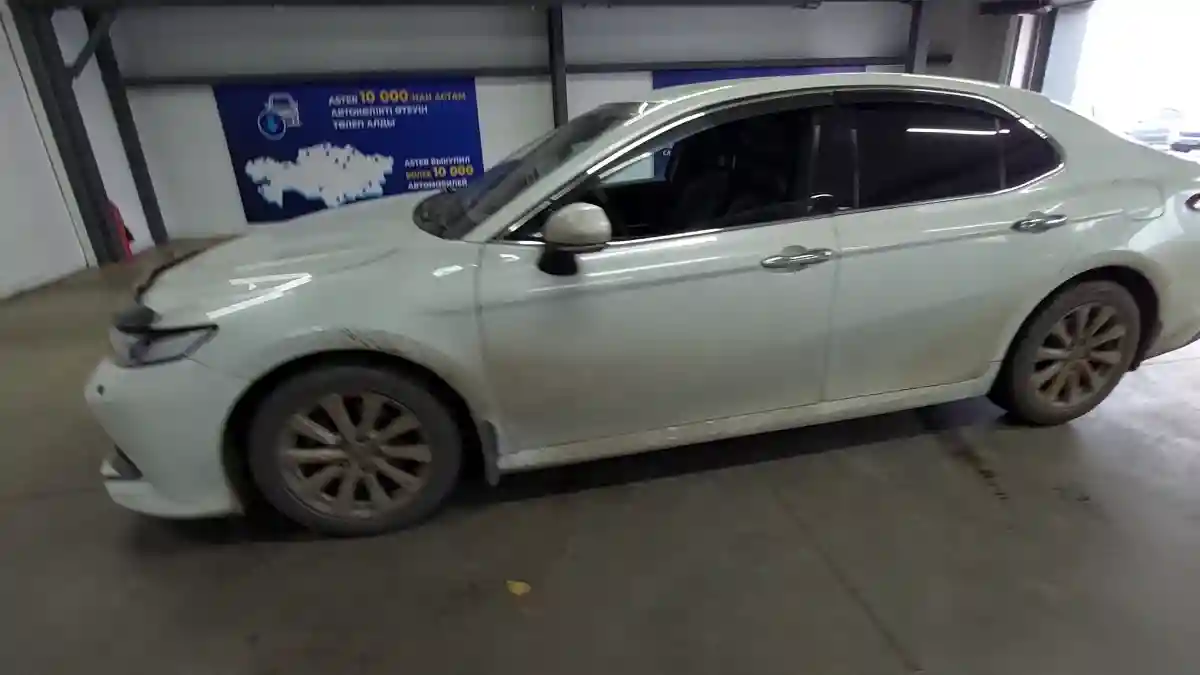 Toyota Camry 2018 года за 13 000 000 тг. в Астана