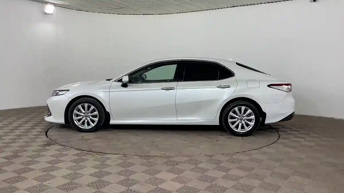 Toyota Camry 2019 года за 12 990 000 тг. в Шымкент