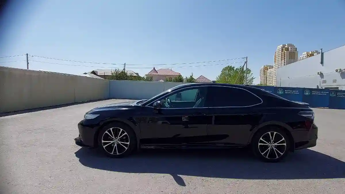 Toyota Camry 2021 года за 14 500 000 тг. в Шымкент