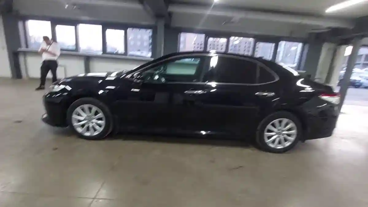 Toyota Camry 2020 года за 14 500 000 тг. в Астана