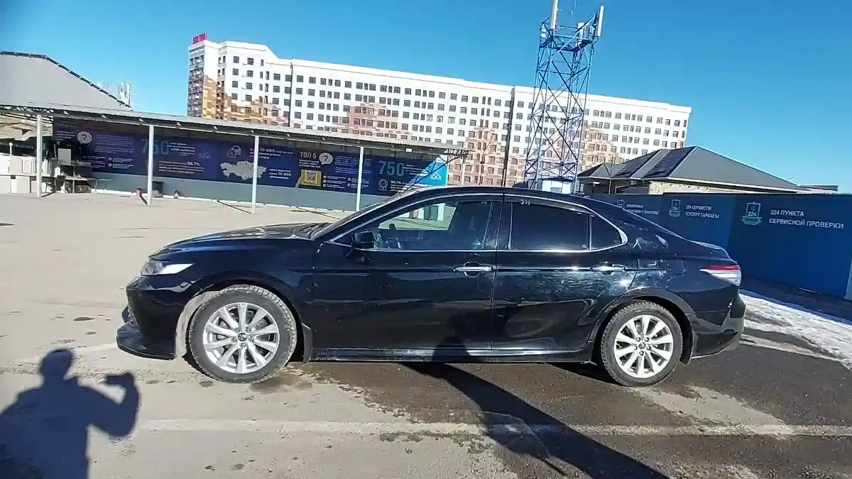 Toyota Camry 2019 года за 15 000 000 тг. в Шымкент