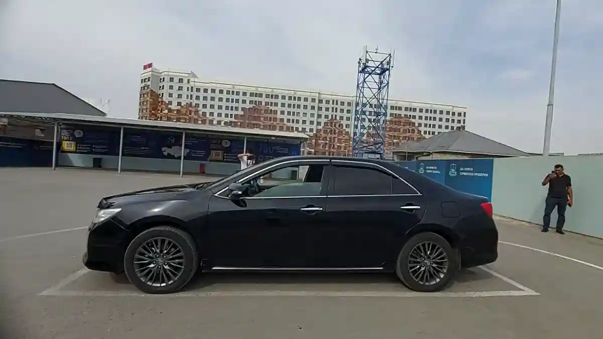 Toyota Camry 2014 года за 9 000 000 тг. в Шымкент