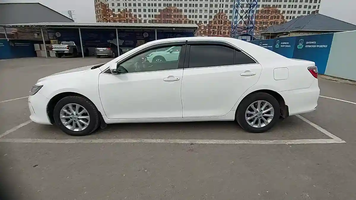 Toyota Camry 2015 года за 9 000 000 тг. в Шымкент