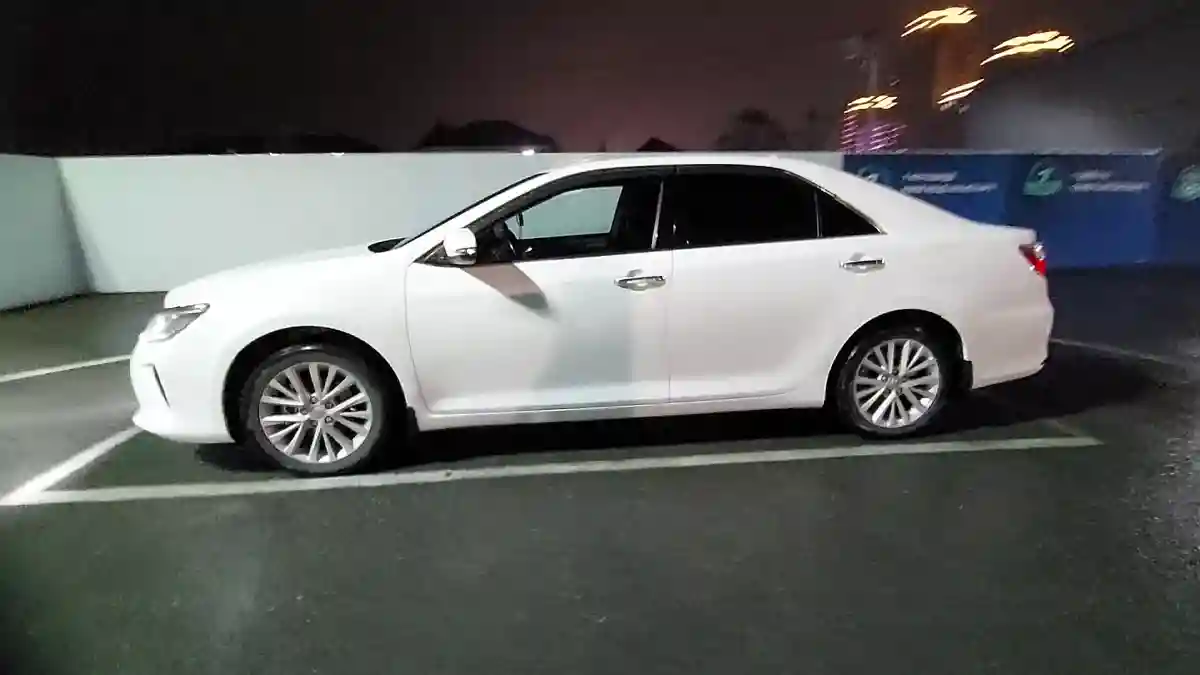 Toyota Camry 2015 года за 12 000 000 тг. в Шымкент