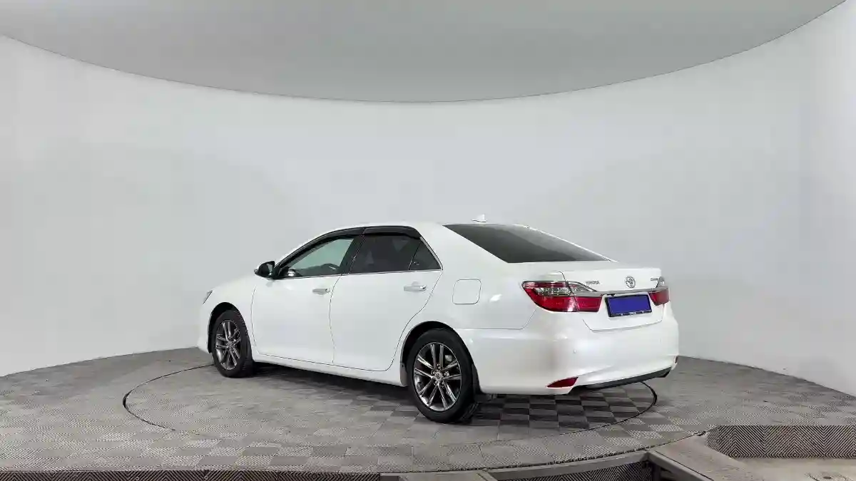 Toyota Camry 2015 года за 9 990 000 тг. в Караганда