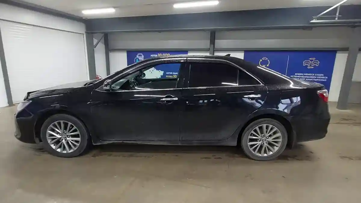 Toyota Camry 2016 года за 10 500 000 тг. в Астана