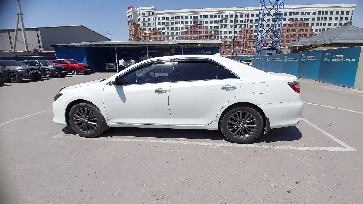 Toyota Camry 2015 года за 11 000 000 тг. в Шымкент