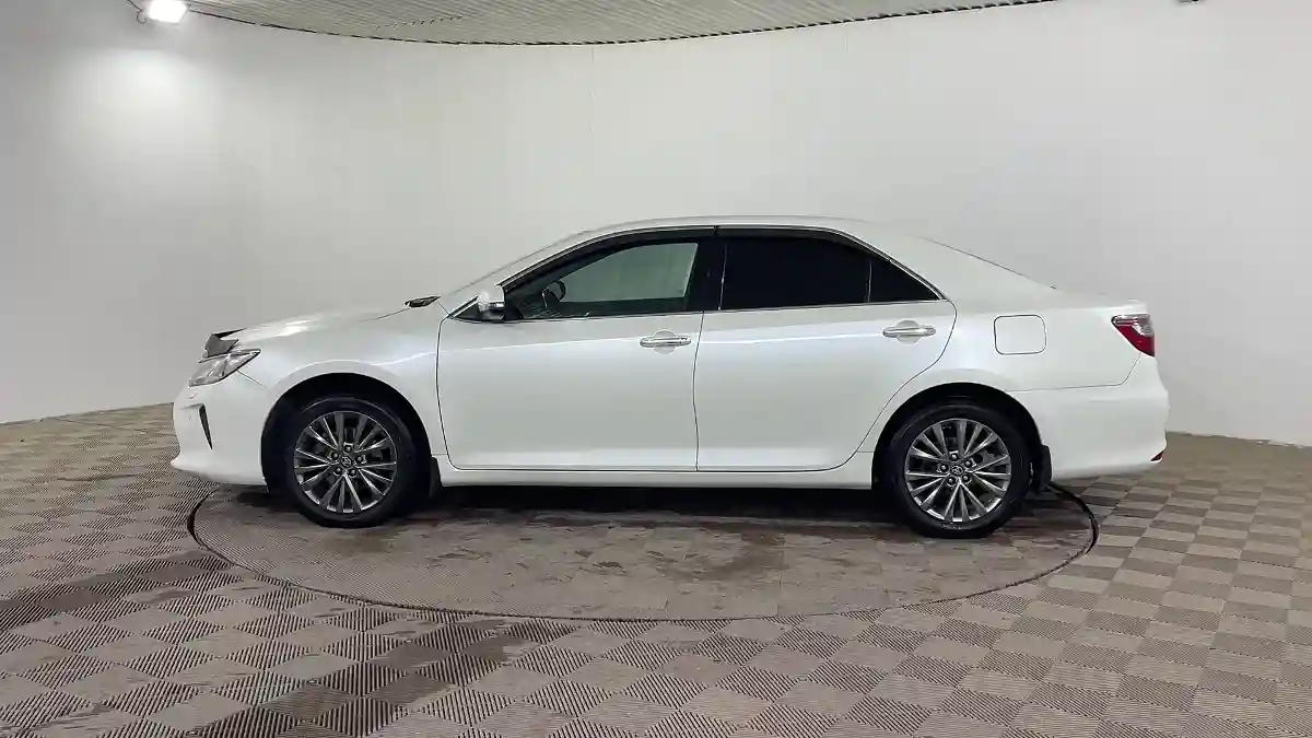 Toyota Camry 2016 года за 11 380 000 тг. в Шымкент