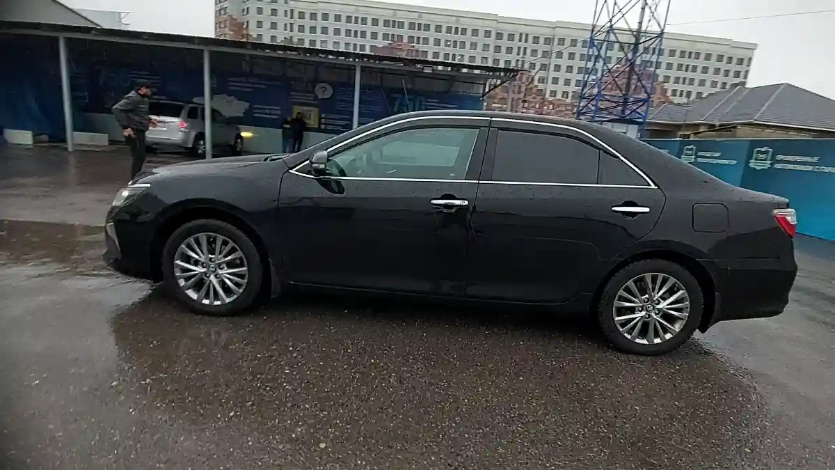 Toyota Camry 2017 года за 12 500 000 тг. в Шымкент