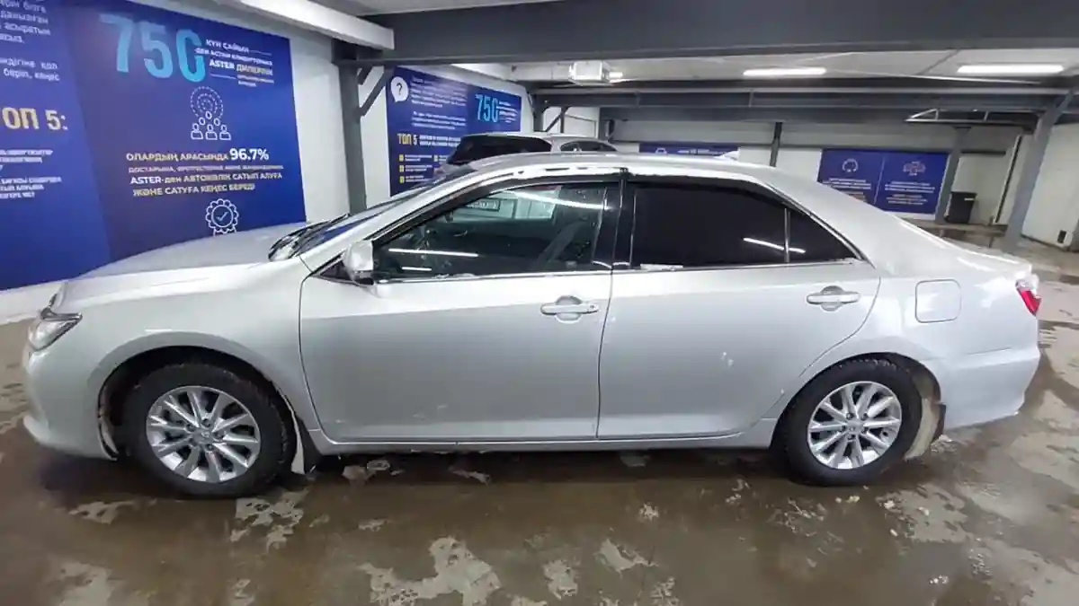 Toyota Camry 2017 года за 10 000 000 тг. в Астана