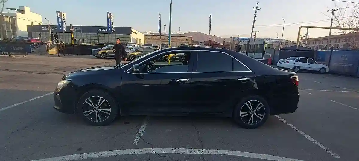 Toyota Camry 2017 года за 12 000 000 тг. в Алматы