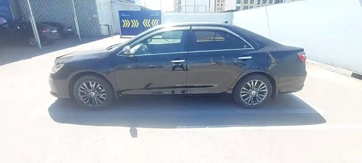 Toyota Camry 2015 года за 10 000 000 тг. в Алматы